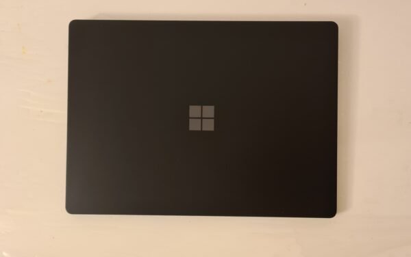 Microsoft Surface laptop 3/ i5 10th gen/ 8gb/ 256gb/ Touch Screen