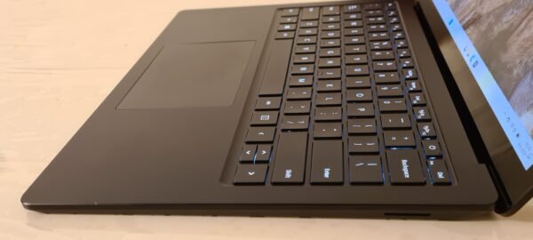 Microsoft Surface laptop 3/ i5 10th gen/ 8gb/ 256gb/ Touch Screen