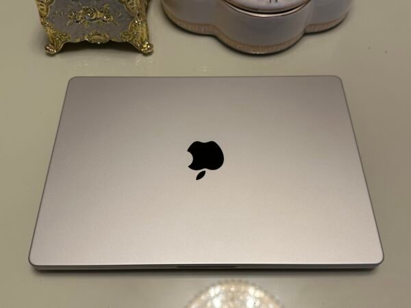 MacBook Pro 14