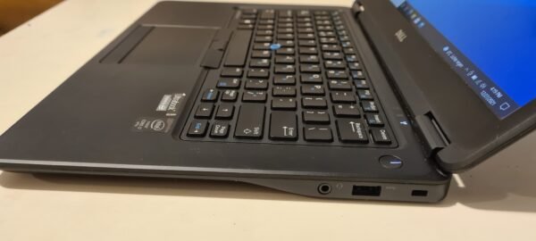 Dell latitude 7450 laptop i7 5th gen, 8gb ram, 256gb SSD