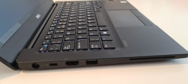 Dell latitude 7280 laptop i5 6th gen, 8gb ram, 256gb SSD
