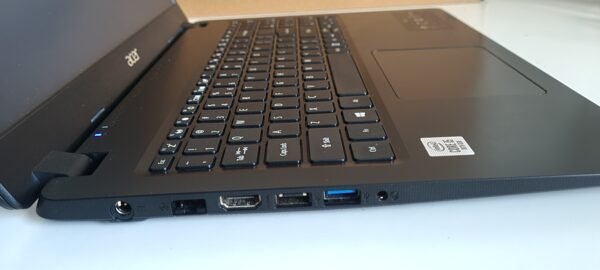 Acer Aspire 3 laptop i5 10th gen 8 GB Ram 256 GB SSD