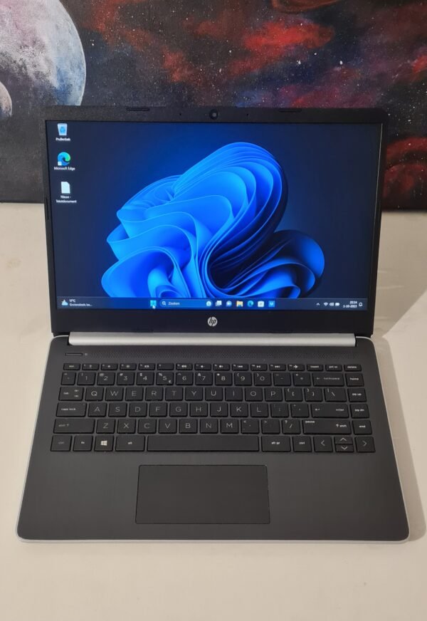 HP 14s-dq1953nd laptop i5 10th / 8gb / 256 SSD