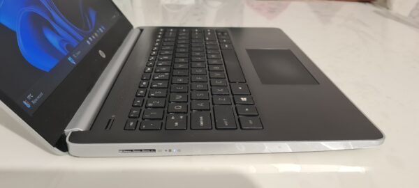 HP 14s-dq1953nd laptop i5 10th / 8gb / 256 SSD