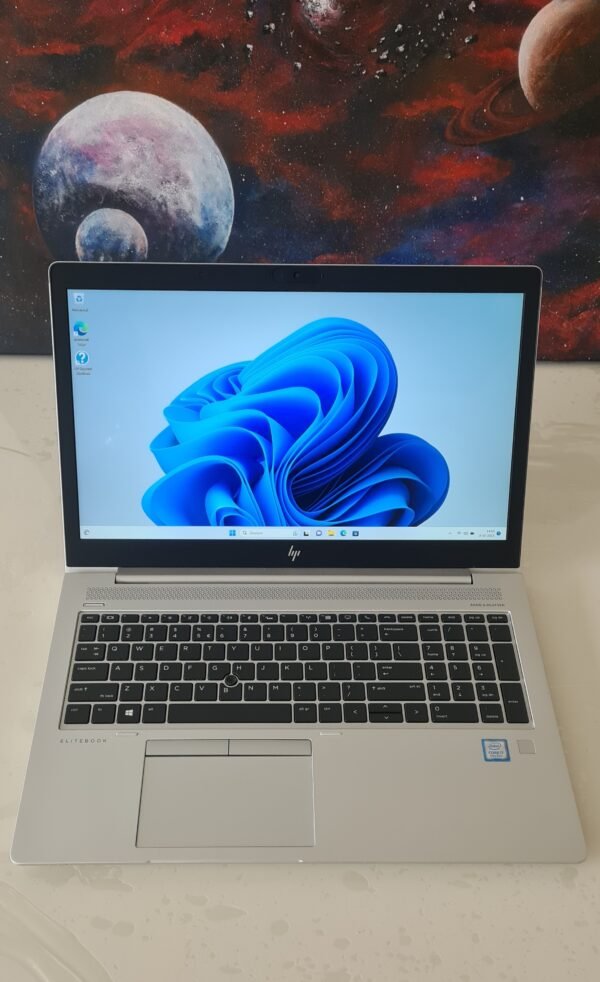 HP EliteBook 850 G5 / i7 8th gen / 8gb RAM / 256gb SSD