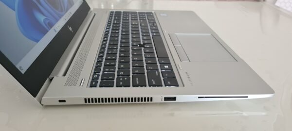 HP EliteBook 850 G5 / i7 8th gen / 8gb RAM / 256gb SSD