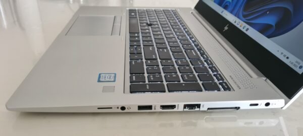 HP EliteBook 850 G5 / i7 8th gen / 8gb RAM / 256gb SSD