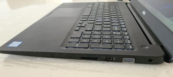 Dell latitude 3500 laptop i5 8th / 8gb RAM / 256gb SSD