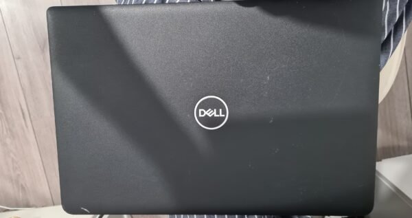 Dell latitude 3500 laptop i5 8th / 8gb RAM / 256gb SSD