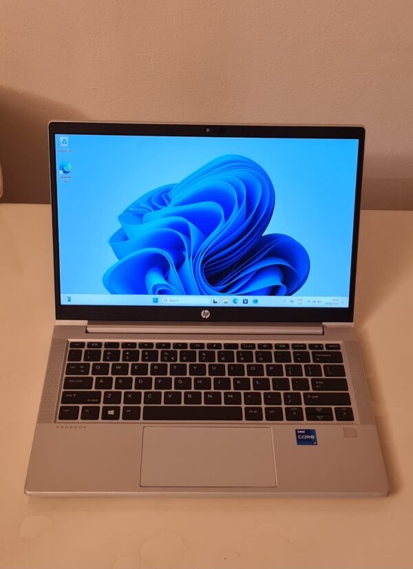 HP ProBook 430 G8 / i7 11th gen / 8gb RAM / 256gb SSD
