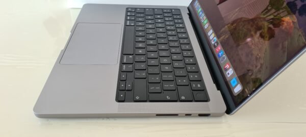 MacBook Pro 14 2021 M1 Pro /16 Ram /512gb SSD / 304 cycles 88%