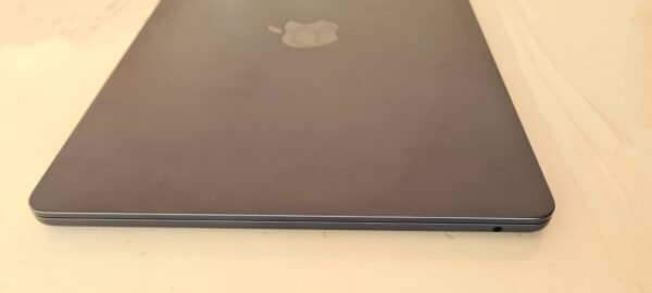 MacBook Air 13 2022 M2 /8 Ram /256 SSD/ 100% battery / 3 cycles