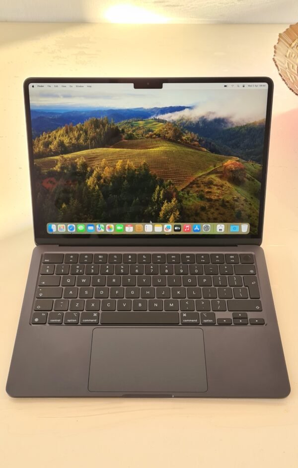 MacBook Air 13 2022 M2 /8 Ram /256 SSD/ 100% battery / 3 cycles