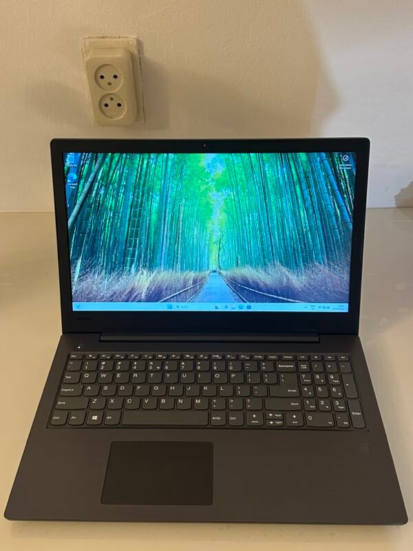 Lenovo V330 / i5 8th gen / 8gb Ram / 256SSD